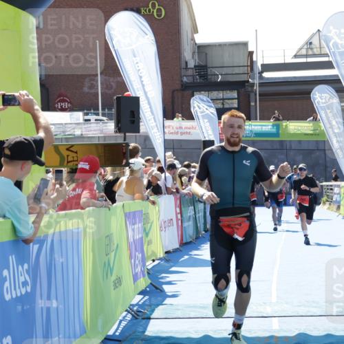 09.08.2026 - GEWOBA Citytriathlon Bremen Yannick Fuchs http://msf.ph/oto/9943815 09.08.2026 14:12:24 Ziel 545, 587, 642, 763, 1126 meine-sportfotos.de