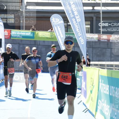 09.08.2026 - GEWOBA Citytriathlon Bremen Yannick Fuchs http://msf.ph/oto/9943823 09.08.2026 14:12:26 Ziel 545, 555, 587, 642, 763, 1126 meine-sportfotos.de