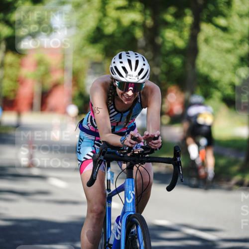 09.08.2026 - GEWOBA Citytriathlon Bremen Michael Burmester http://msf.ph/oto/9943830 09.08.2026 10:28:51 Radfahren 356, 394, 465, 517, 519 meine-sportfotos.de