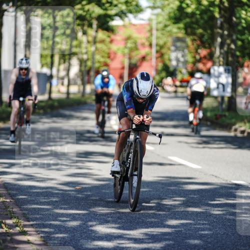 09.08.2026 - GEWOBA Citytriathlon Bremen Michael Burmester http://msf.ph/oto/9943833 09.08.2026 10:28:52 Radfahren 356, 394, 465, 517, 519 meine-sportfotos.de
