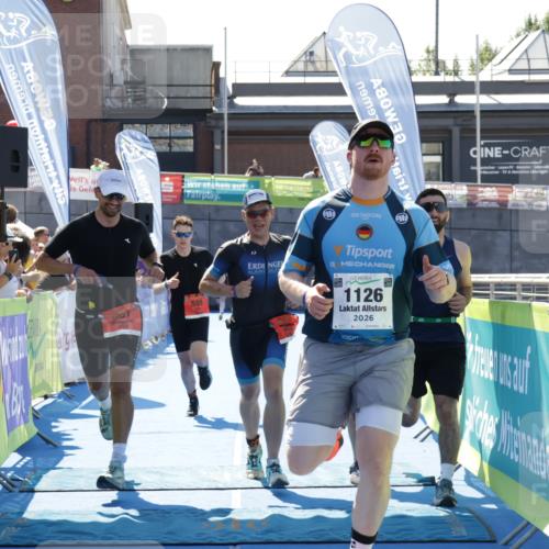 09.08.2026 - GEWOBA Citytriathlon Bremen Yannick Fuchs http://msf.ph/oto/9943836 09.08.2026 14:12:28 Ziel 545, 555, 587, 642, 763, 1126 meine-sportfotos.de