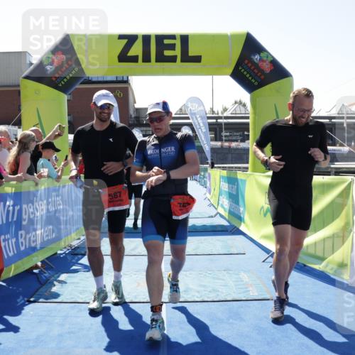 09.08.2026 - GEWOBA Citytriathlon Bremen Yannick Fuchs http://msf.ph/oto/9943850 09.08.2026 14:12:30 Ziel 555, 587, 618, 642, 763, 1126 meine-sportfotos.de