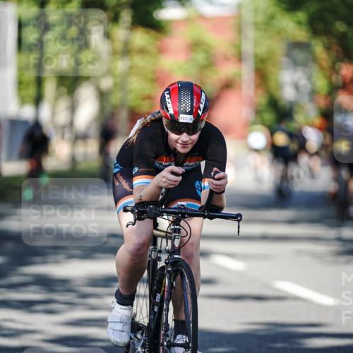 09.08.2026 - GEWOBA Citytriathlon Bremen Michael Burmester http://msf.ph/oto/9943854 09.08.2026 10:29:03 Radfahren 325, 343, 356, 392, 437, 517, 519 meine-sportfotos.de