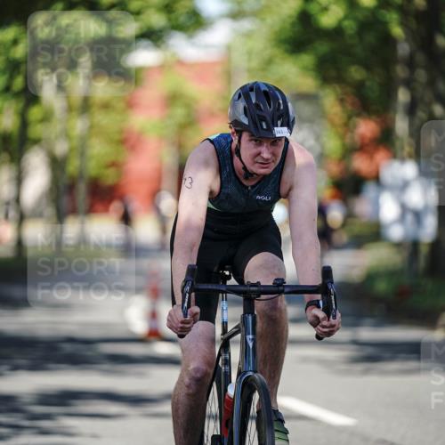 09.08.2026 - GEWOBA Citytriathlon Bremen Michael Burmester http://msf.ph/oto/9943864 09.08.2026 10:29:05 Radfahren 325, 343, 392, 437, 517, 519 meine-sportfotos.de