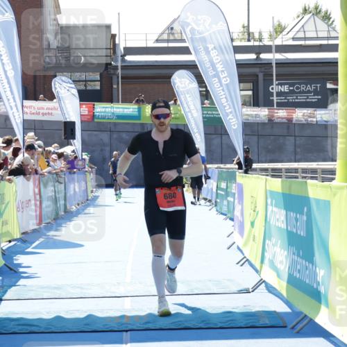 09.08.2026 - GEWOBA Citytriathlon Bremen Yannick Fuchs http://msf.ph/oto/9943870 09.08.2026 14:12:37 Ziel 618, 680 meine-sportfotos.de
