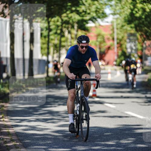09.08.2026 - GEWOBA Citytriathlon Bremen Michael Burmester http://msf.ph/oto/9943879 09.08.2026 10:29:09 Radfahren 325, 343, 352, 392, 396, 437, 519 meine-sportfotos.de