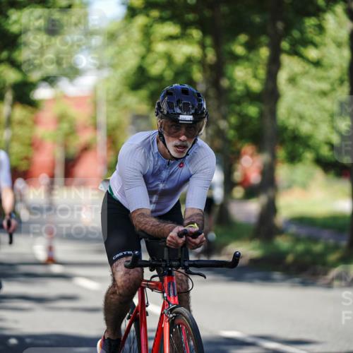 09.08.2026 - GEWOBA Citytriathlon Bremen Michael Burmester http://msf.ph/oto/9943895 09.08.2026 10:29:16 Radfahren 325, 327, 343, 352, 355, 359, 392, 396, 408, 478 meine-sportfotos.de