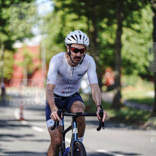 09.08.2026 - GEWOBA Citytriathlon Bremen Michael Burmester http://msf.ph/oto/9943897 09.08.2026 10:29:16 Radfahren 325, 327, 343, 352, 355, 359, 392, 396, 408, 478 meine-sportfotos.de