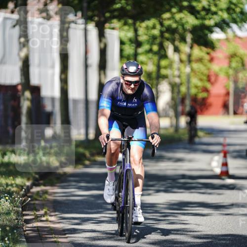 09.08.2026 - GEWOBA Citytriathlon Bremen Michael Burmester http://msf.ph/oto/9943902 09.08.2026 10:29:19 Radfahren 325, 327, 352, 355, 359, 392, 396, 408, 478 meine-sportfotos.de
