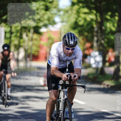09.08.2026 - GEWOBA Citytriathlon Bremen Michael Burmester http://msf.ph/oto/9943913 09.08.2026 10:29:22 Radfahren 327, 352, 355, 359, 396, 408, 478 meine-sportfotos.de