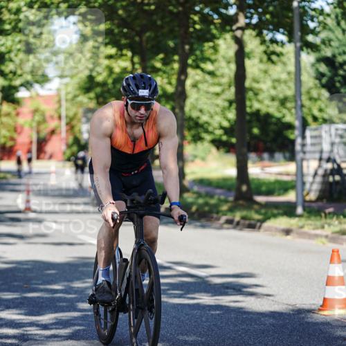 09.08.2026 - GEWOBA Citytriathlon Bremen Michael Burmester http://msf.ph/oto/9943957 09.08.2026 10:29:40 Radfahren 231, 295, 298, 300, 312, 328, 363, 364, 379, 403 meine-sportfotos.de