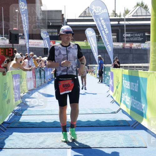 09.08.2026 - GEWOBA Citytriathlon Bremen Yannick Fuchs http://msf.ph/oto/9943969 09.08.2026 14:13:35 Ziel 690, 748 meine-sportfotos.de