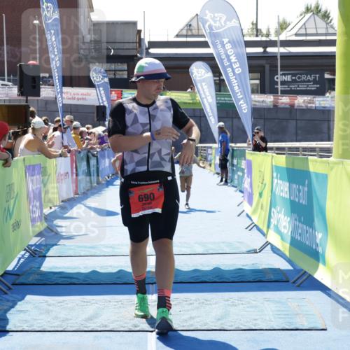 09.08.2026 - GEWOBA Citytriathlon Bremen Yannick Fuchs http://msf.ph/oto/9943970 09.08.2026 14:13:35 Ziel 690, 748 meine-sportfotos.de