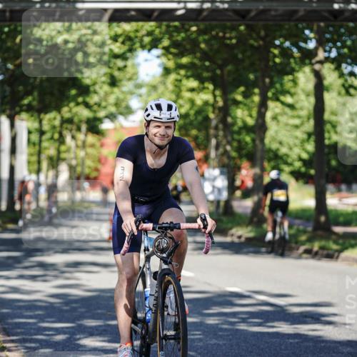 09.08.2026 - GEWOBA Citytriathlon Bremen Michael Burmester http://msf.ph/oto/9943973 09.08.2026 10:29:45 Radfahren 231, 289, 295, 298, 300, 312, 328, 364, 379, 403, 406, 479 meine-sportfotos.de