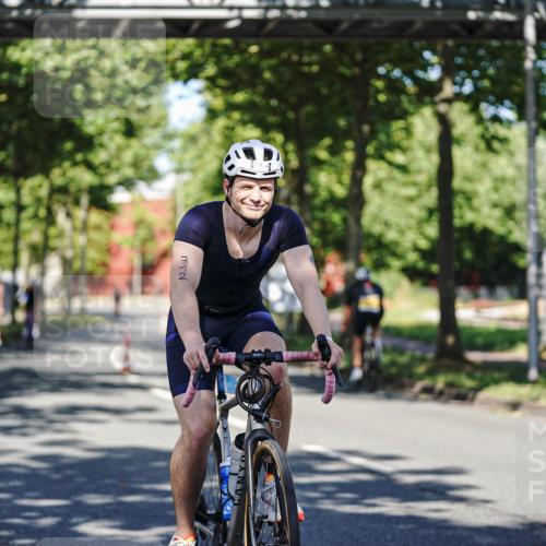 09.08.2026 - GEWOBA Citytriathlon Bremen Michael Burmester http://msf.ph/oto/9943976 09.08.2026 10:29:45 Radfahren 231, 289, 295, 298, 300, 312, 328, 364, 379, 403, 406, 479 meine-sportfotos.de