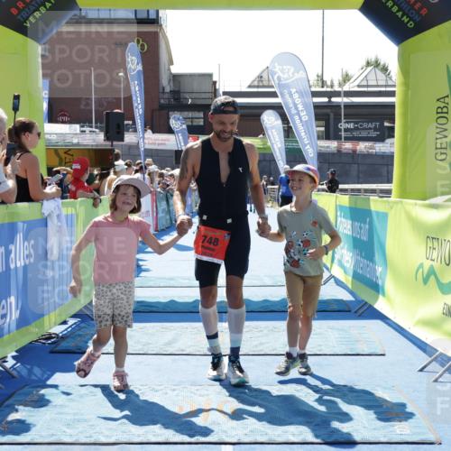09.08.2026 - GEWOBA Citytriathlon Bremen Yannick Fuchs http://msf.ph/oto/9943979 09.08.2026 14:13:40 Ziel 748 meine-sportfotos.de