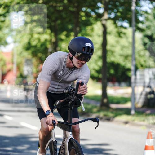 09.08.2026 - GEWOBA Citytriathlon Bremen Michael Burmester http://msf.ph/oto/9943999 09.08.2026 10:29:58 Radfahren 289, 313, 366, 388, 403, 406, 479, 516, 528 meine-sportfotos.de