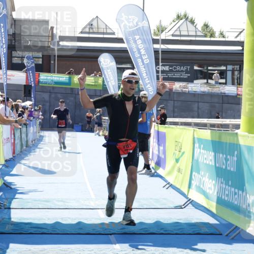 09.08.2026 - GEWOBA Citytriathlon Bremen Yannick Fuchs http://msf.ph/oto/9944000 09.08.2026 14:13:52 Ziel 548, 781, 788 meine-sportfotos.de