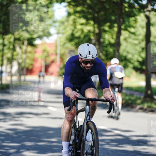 09.08.2026 - GEWOBA Citytriathlon Bremen Michael Burmester http://msf.ph/oto/9944020 09.08.2026 10:30:06 Radfahren 313, 350, 366, 388, 516, 528 meine-sportfotos.de