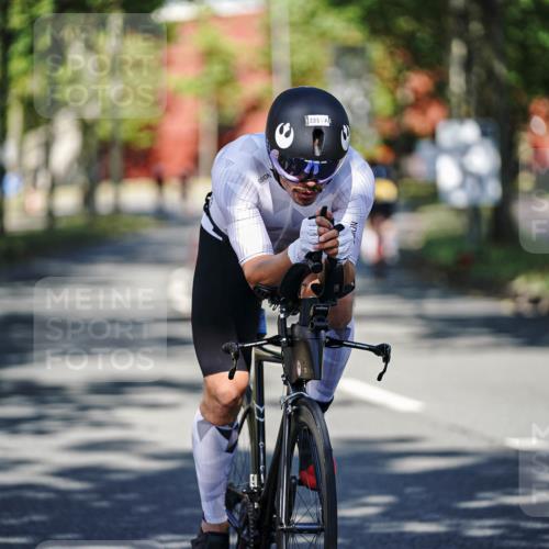 09.08.2026 - GEWOBA Citytriathlon Bremen Michael Burmester http://msf.ph/oto/9944033 09.08.2026 10:30:16 Radfahren 221, 294, 313, 350, 366, 407 meine-sportfotos.de
