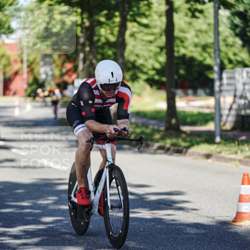 09.08.2026 - GEWOBA Citytriathlon Bremen Michael Burmester http://msf.ph/oto/9944048 09.08.2026 10:30:18 Radfahren 221, 294, 350, 366, 407 meine-sportfotos.de