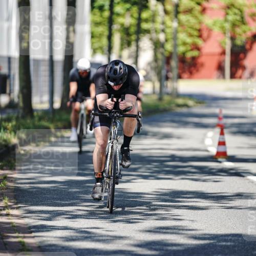 09.08.2026 - GEWOBA Citytriathlon Bremen Michael Burmester http://msf.ph/oto/9944052 09.08.2026 10:30:24 Radfahren 221, 294, 350, 382, 407, 520 meine-sportfotos.de