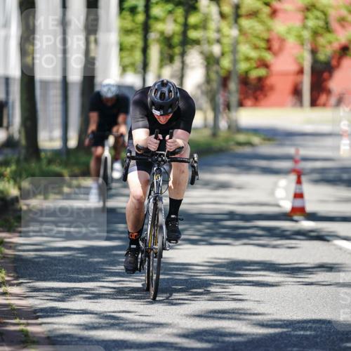 09.08.2026 - GEWOBA Citytriathlon Bremen Michael Burmester http://msf.ph/oto/9944054 09.08.2026 10:30:24 Radfahren 221, 294, 350, 382, 407, 520 meine-sportfotos.de