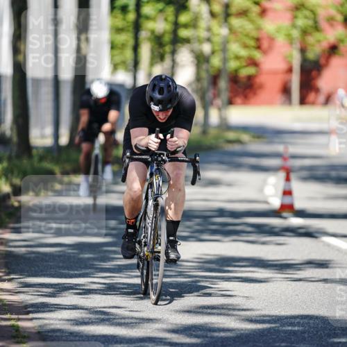 09.08.2026 - GEWOBA Citytriathlon Bremen Michael Burmester http://msf.ph/oto/9944056 09.08.2026 10:30:24 Radfahren 221, 294, 350, 382, 407, 520 meine-sportfotos.de