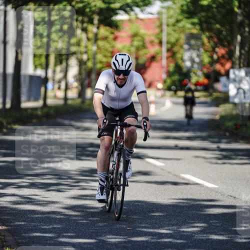 09.08.2026 - GEWOBA Citytriathlon Bremen Michael Burmester http://msf.ph/oto/9944074 09.08.2026 10:30:28 Radfahren 221, 294, 382, 407, 520 meine-sportfotos.de