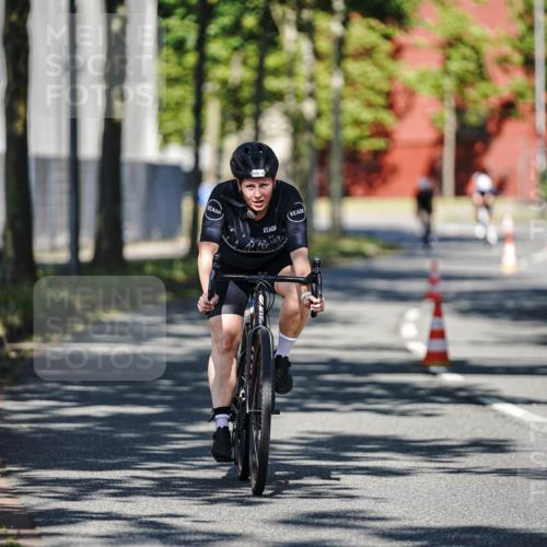09.08.2026 - GEWOBA Citytriathlon Bremen Michael Burmester http://msf.ph/oto/9944088 09.08.2026 10:30:41 Radfahren 320, 334, 382, 470, 520 meine-sportfotos.de