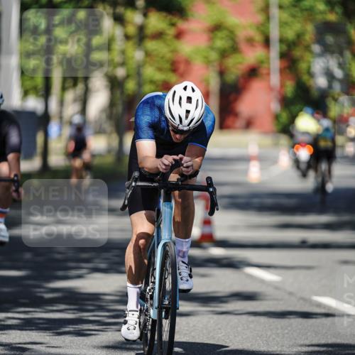 09.08.2026 - GEWOBA Citytriathlon Bremen Michael Burmester http://msf.ph/oto/9944098 09.08.2026 10:30:51 Radfahren 299, 311, 317, 320, 470 meine-sportfotos.de