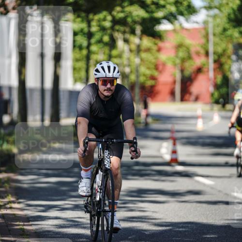 09.08.2026 - GEWOBA Citytriathlon Bremen Michael Burmester http://msf.ph/oto/9944100 09.08.2026 10:30:52 Radfahren 299, 311, 317, 320 meine-sportfotos.de