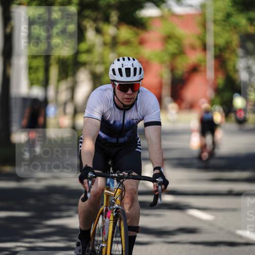 09.08.2026 - GEWOBA Citytriathlon Bremen Michael Burmester http://msf.ph/oto/9944112 09.08.2026 10:30:55 Radfahren 299, 311, 317, 320 meine-sportfotos.de