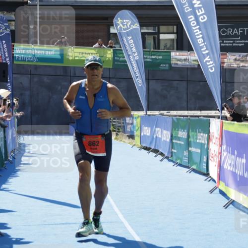 09.08.2026 - GEWOBA Citytriathlon Bremen Yannick Fuchs http://msf.ph/oto/9944120 09.08.2026 14:14:24 Ziel 759, 862 meine-sportfotos.de