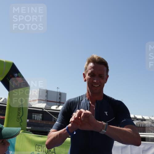 09.08.2026 - GEWOBA Citytriathlon Bremen Yannick Fuchs http://msf.ph/oto/9944124 09.08.2026 14:14:25 Ziel 862 meine-sportfotos.de