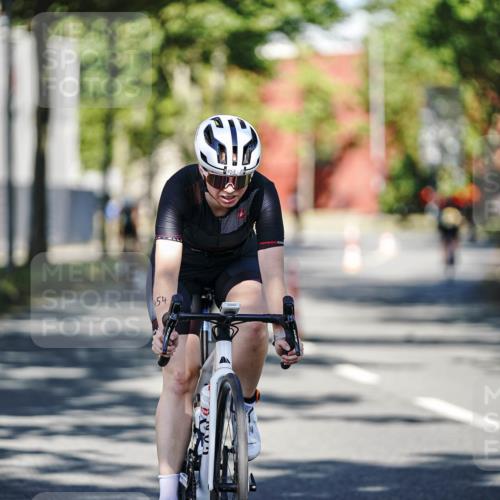 09.08.2026 - GEWOBA Citytriathlon Bremen Michael Burmester http://msf.ph/oto/9944149 09.08.2026 10:31:25 Radfahren 304, 365, 454, 472 meine-sportfotos.de