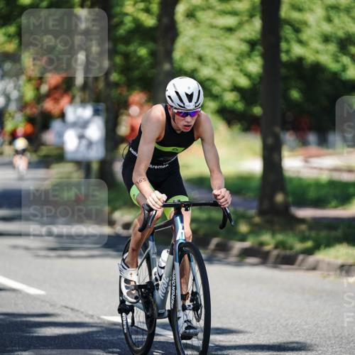 09.08.2026 - GEWOBA Citytriathlon Bremen Michael Burmester http://msf.ph/oto/9944156 09.08.2026 10:31:27 Radfahren 304, 365, 454, 472 meine-sportfotos.de
