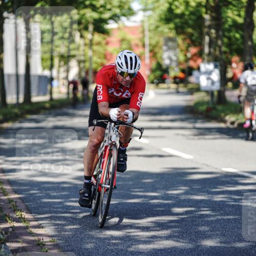 09.08.2026 - GEWOBA Citytriathlon Bremen Michael Burmester http://msf.ph/oto/9944170 09.08.2026 10:31:31 Radfahren 288, 304, 365, 397, 405, 430, 454, 472 meine-sportfotos.de