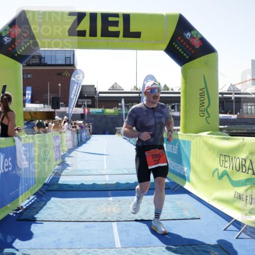 09.08.2026 - GEWOBA Citytriathlon Bremen Yannick Fuchs http://msf.ph/oto/9944175 09.08.2026 14:14:53 Ziel 703 meine-sportfotos.de