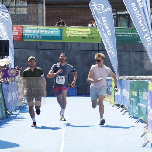09.08.2026 - GEWOBA Citytriathlon Bremen Yannick Fuchs http://msf.ph/oto/9944182 09.08.2026 14:15:09 Ziel 1115 meine-sportfotos.de