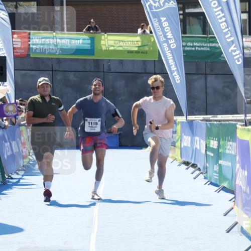 09.08.2026 - GEWOBA Citytriathlon Bremen Yannick Fuchs http://msf.ph/oto/9944184 09.08.2026 14:15:09 Ziel 1115 meine-sportfotos.de
