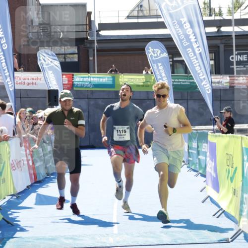 09.08.2026 - GEWOBA Citytriathlon Bremen Yannick Fuchs http://msf.ph/oto/9944187 09.08.2026 14:15:10 Ziel 1115 meine-sportfotos.de