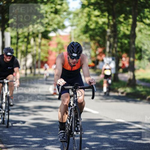 09.08.2026 - GEWOBA Citytriathlon Bremen Michael Burmester http://msf.ph/oto/9944193 09.08.2026 10:31:38 Radfahren 125, 288, 365, 397, 405, 430, 443, 458, 472 meine-sportfotos.de