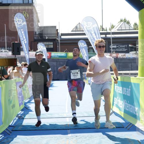 09.08.2026 - GEWOBA Citytriathlon Bremen Yannick Fuchs http://msf.ph/oto/9944195 09.08.2026 14:15:11 Ziel 1115 meine-sportfotos.de