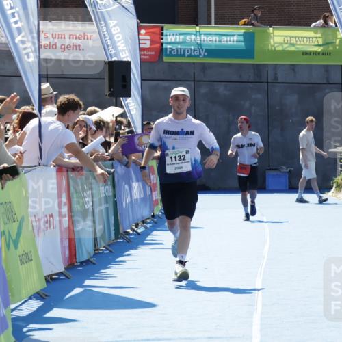 09.08.2026 - GEWOBA Citytriathlon Bremen Yannick Fuchs http://msf.ph/oto/9944205 09.08.2026 14:15:46 Ziel 1132 meine-sportfotos.de