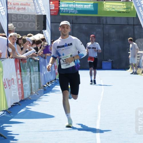 09.08.2026 - GEWOBA Citytriathlon Bremen Yannick Fuchs http://msf.ph/oto/9944213 09.08.2026 14:15:47 Ziel 1132 meine-sportfotos.de