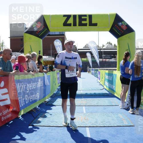09.08.2026 - GEWOBA Citytriathlon Bremen Yannick Fuchs http://msf.ph/oto/9944220 09.08.2026 14:15:50 Ziel 875, 1132 meine-sportfotos.de