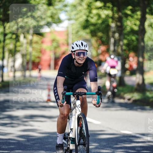 09.08.2026 - GEWOBA Citytriathlon Bremen Michael Burmester http://msf.ph/oto/9944246 09.08.2026 10:32:01 Radfahren 25, 337, 481, 482, 500 meine-sportfotos.de
