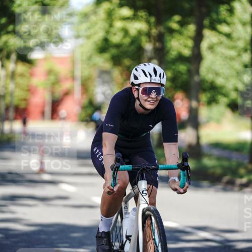 09.08.2026 - GEWOBA Citytriathlon Bremen Michael Burmester http://msf.ph/oto/9944250 09.08.2026 10:32:01 Radfahren 25, 337, 481, 482, 500 meine-sportfotos.de