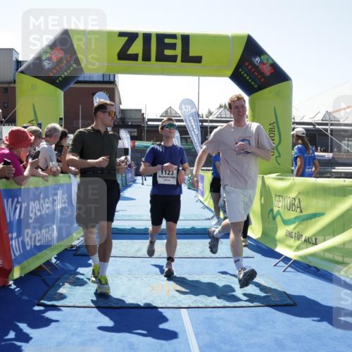 09.08.2026 - GEWOBA Citytriathlon Bremen Yannick Fuchs http://msf.ph/oto/9944267 09.08.2026 14:16:02 Ziel 1123 meine-sportfotos.de